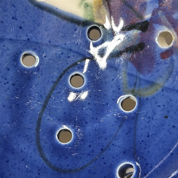 Follette Pottery berry bowl strainer cream blue and purple signed 8” diameter - Picture 7 of 7